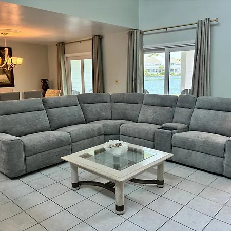 4-8 Shoreline Towers Townhome 8 - Free Beach Setup